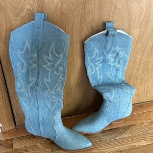 NEVER WORN cowboy boots. Size 39 which is 8 in US